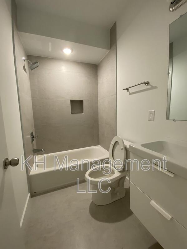 Foto del edificio - 667 N 52nd St