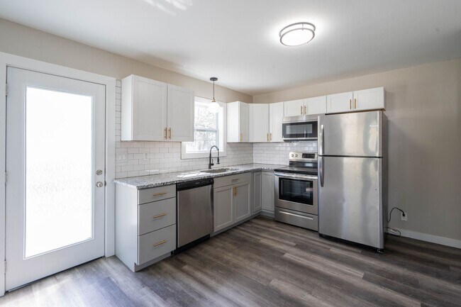 Foto del edificio - Newly renovated 3 bed and 1 bath house in ...