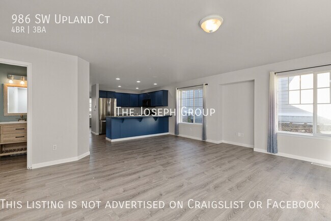 Building Photo - Roomy 4 bed/2.5 bath in Oak Harbor!