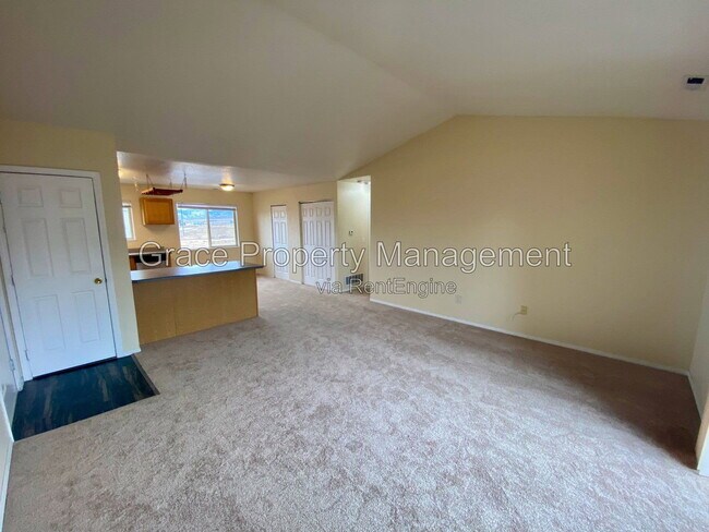 Foto del edificio - 8495 S Reed St
