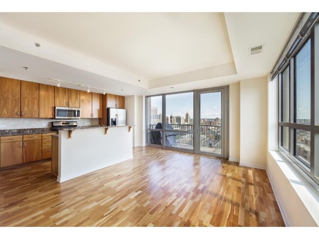 Beautiful maple hardwood flooring - 929 Portland Ave