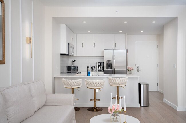 Building Photo - 629 Jefferson St