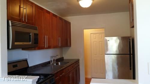 Primary Photo - 440 Warburton Ave