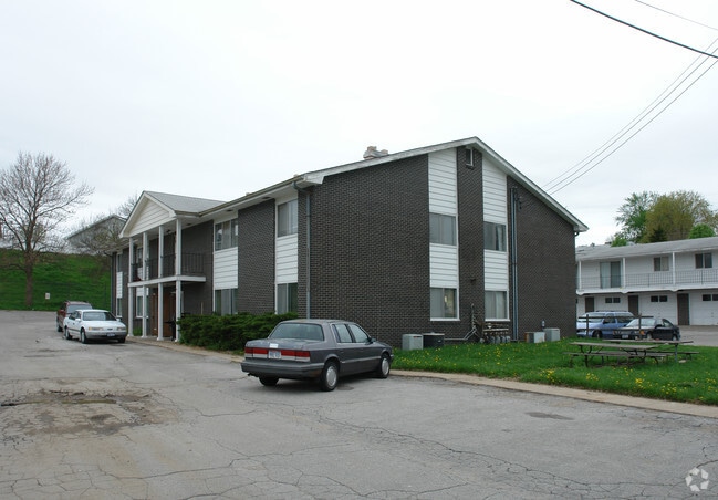 Building Photo - 2304 Lincoln Rd