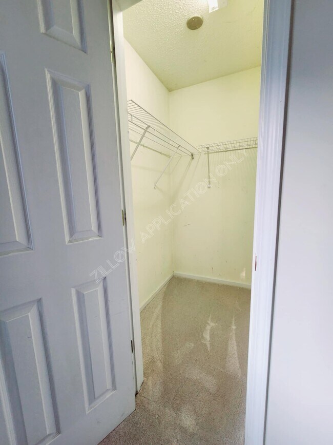 Foto del edificio - 230 S Keeler St