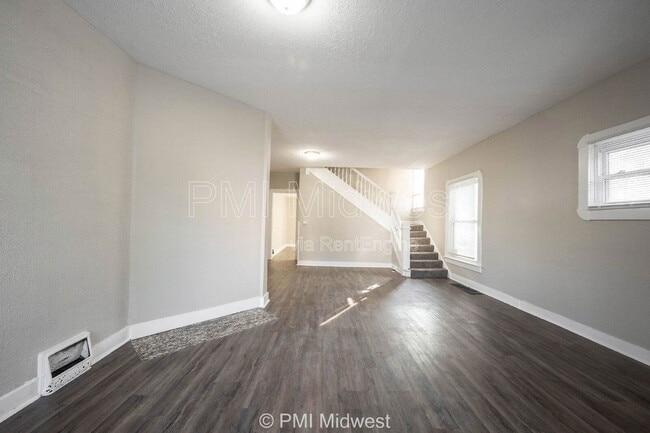 Building Photo - 101 N State Ave