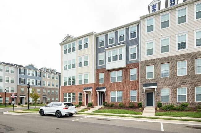 Foto del edificio - Gorgeous 3 Bedroom Townhome in Henrico!