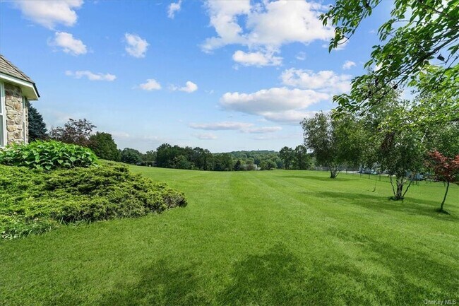 Foto del edificio - 3 Lakeview Dr