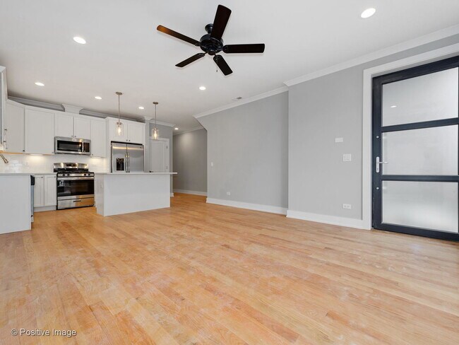Building Photo - 2305 W 19th St