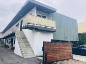 Building Photo - 3337 S Durango Ave