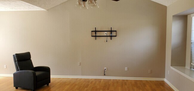 Foto del edificio - 2805 Knoxville Dr