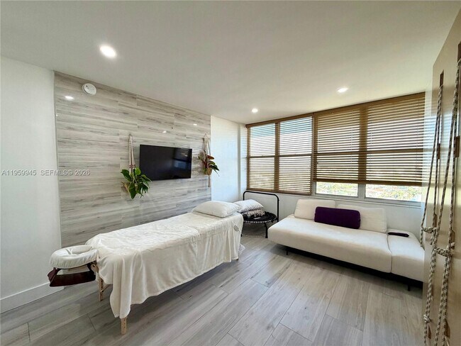 Foto del edificio - 7441 Wayne Ave