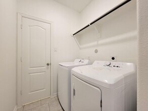 Building Photo - 31351 Horseshoe Meadow Bend Ln