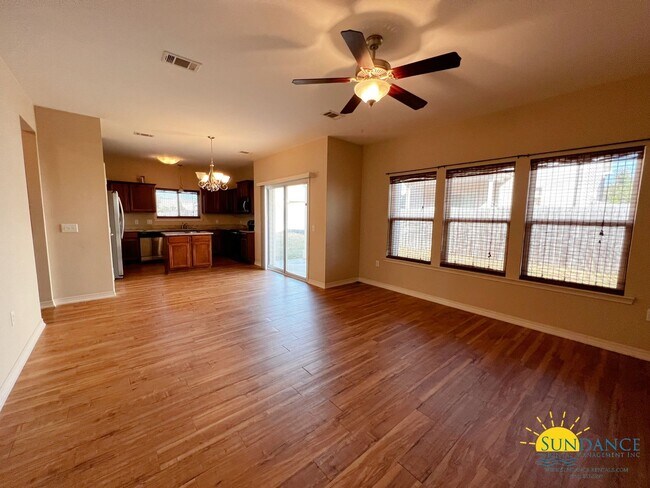 Foto del edificio - Beautiful 2 story home in South Crestview!