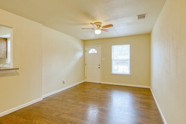 Building Photo - 6410 N Flores St