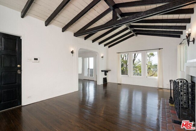 Building Photo - 1519 Silverwood Terrace