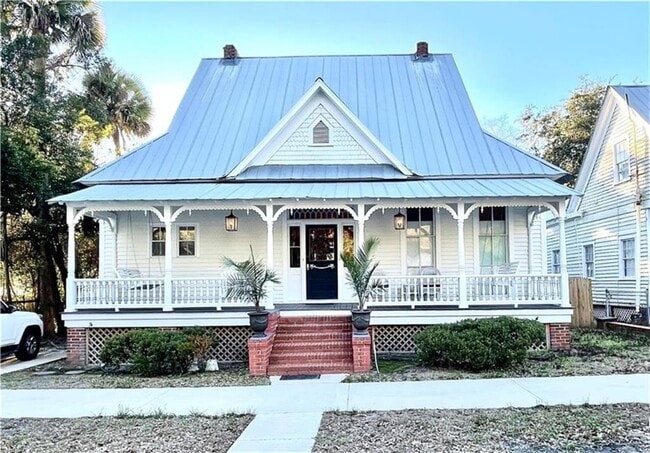 Building Photo - 1915 Union St