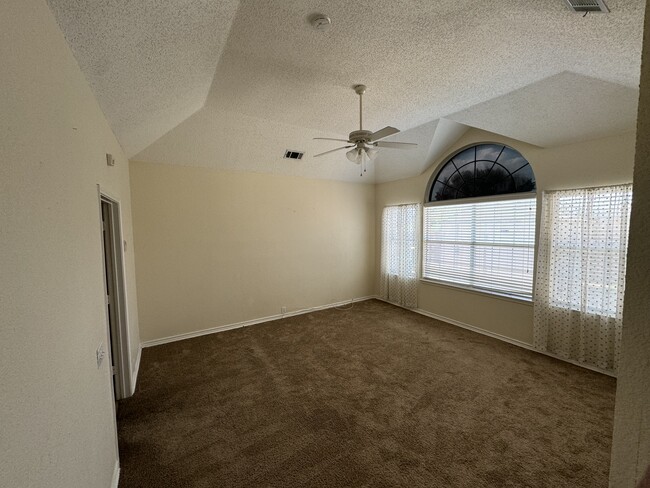 Foto del edificio - 2224 Glacier Ct