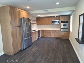 Building Photo - 2305 Rockefeller Ln