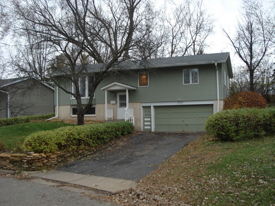132 Birchwood Dr N, Stillwater, MN 55082 House Rental in Stillwater