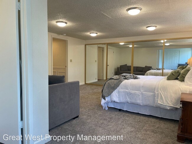 Building Photo - 4 br, 3 bath House - 1316 7th Street SE