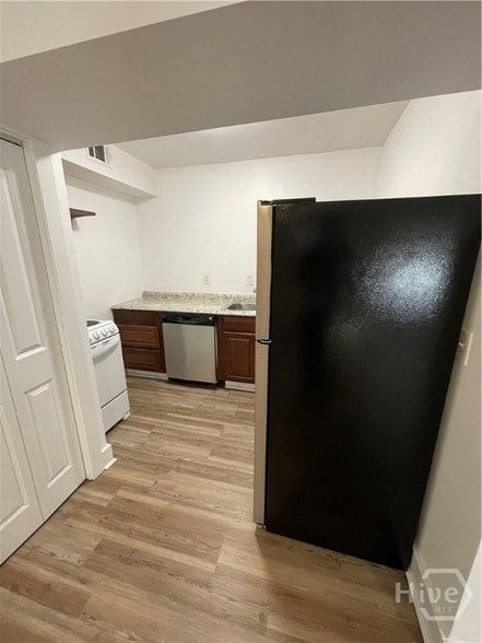 Building Photo - 512 E Liberty