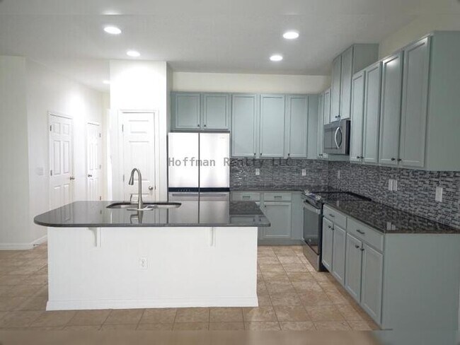 Foto del edificio - 2 Story Townhome in Pinellas Park