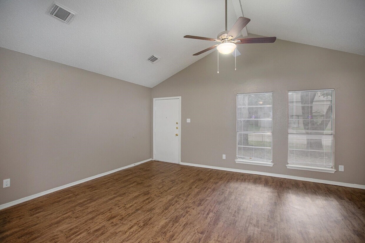 Foto principal - 21039 Settlers Valley Dr