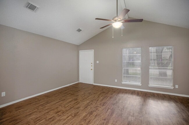 Building Photo - 21039 Settlers Valley Dr
