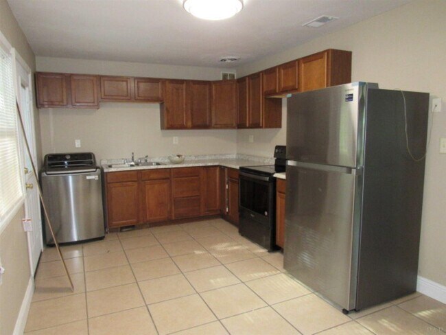 Building Photo - 5625 Graymont Ln
