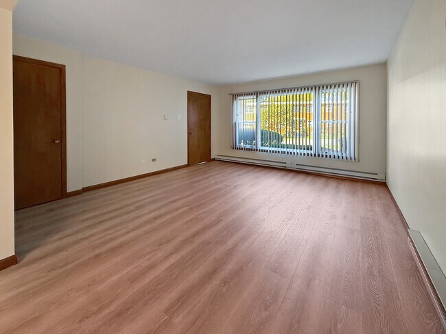 Foto del edificio - 2025 Maple Rd