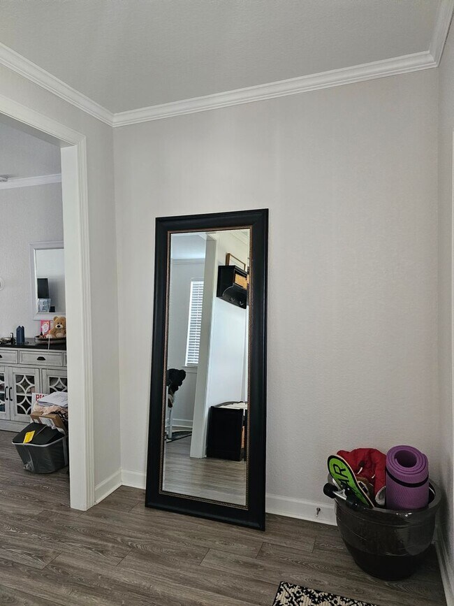 Foto del edificio - 1949 Bexley Ln