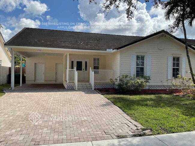 Building Photo - 9741 SW 161st Pl