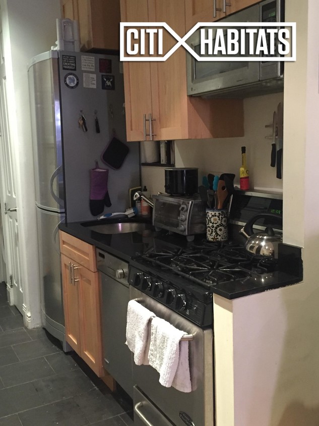 Primary Photo - 212 E 29th St
