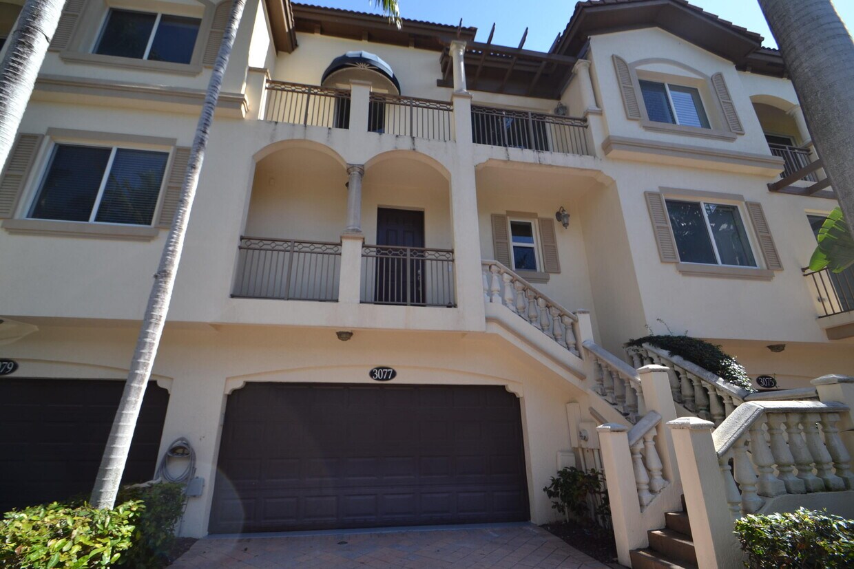 Primary Photo - 3077 Waterside Cir