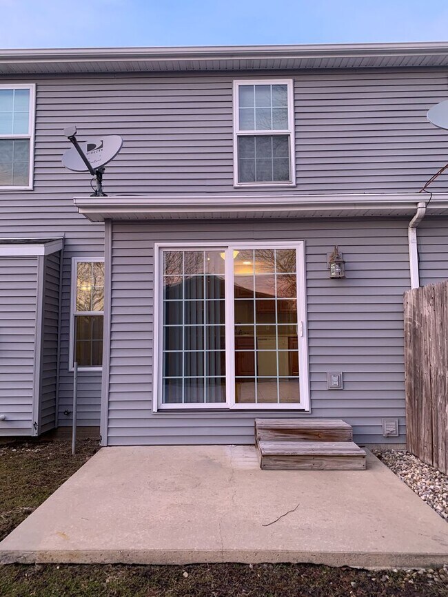 Foto del edificio - 3-bed, 2.5-bath townhouse in Tolono!