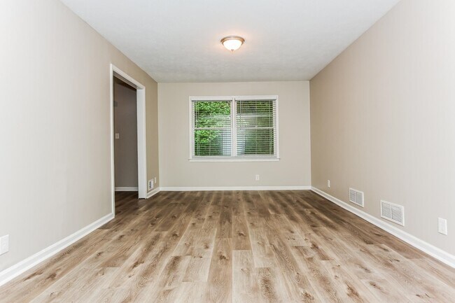 Building Photo - 3723 Eagle Woods Cir