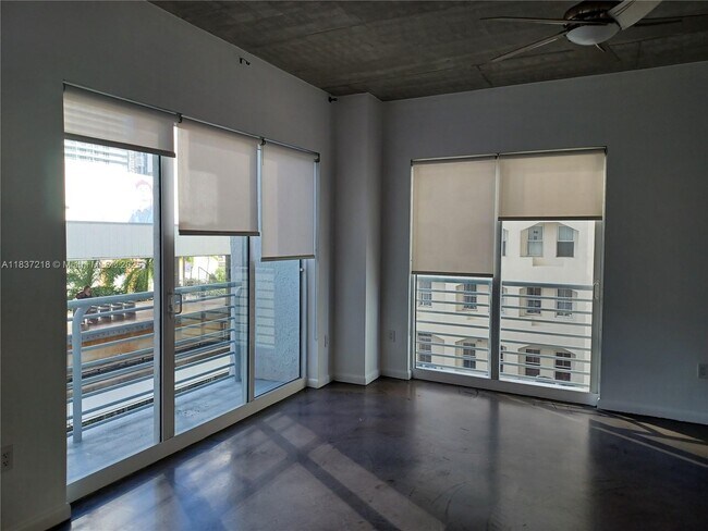 Foto del edificio - 133 NE 2nd Ave