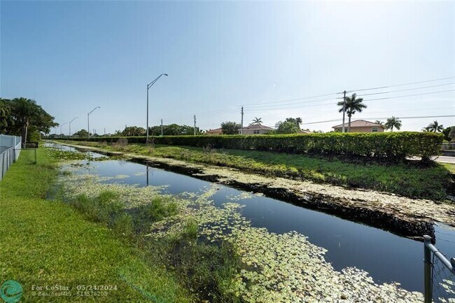 Foto del edificio - 2101 NW 101st Terrace
