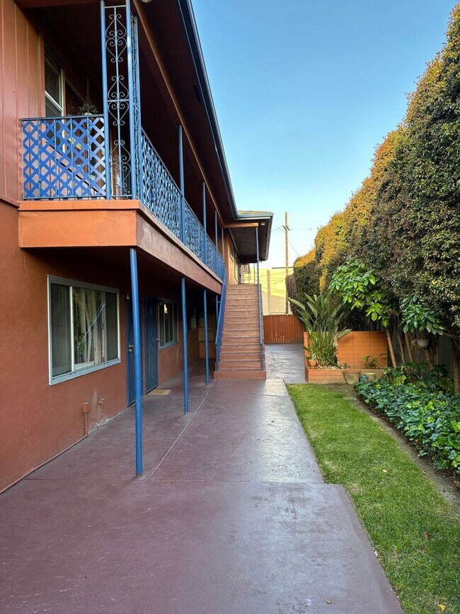 Foto del edificio - 4225 Kansas St