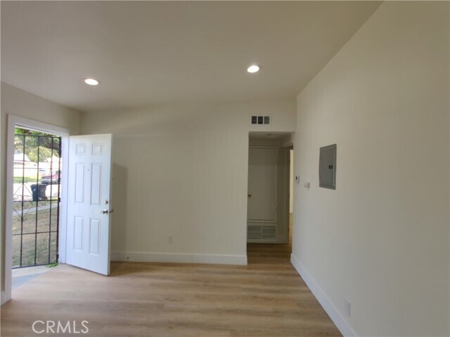 Foto del edificio - 13154 Cedar St