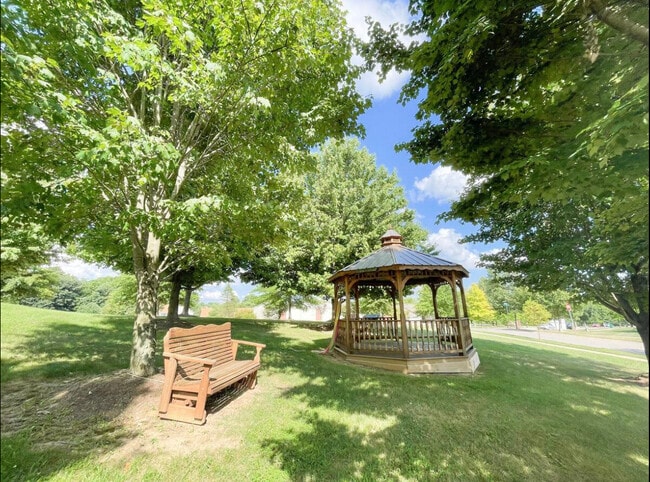 Building Photo - 1698 W Sunstone Dr