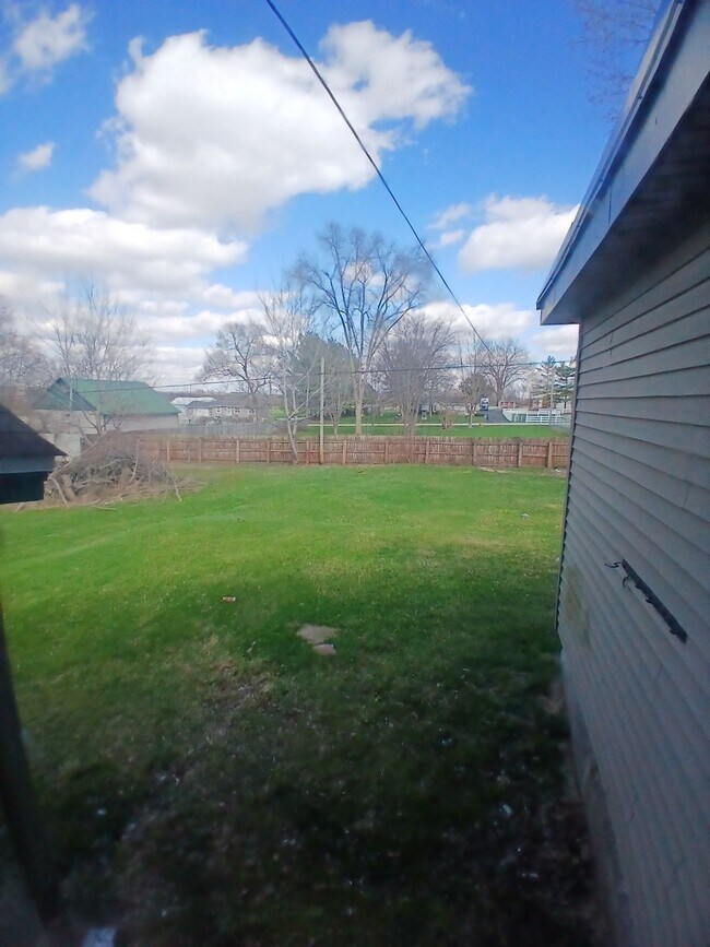 Foto del edificio - 1413 Labelle Ave