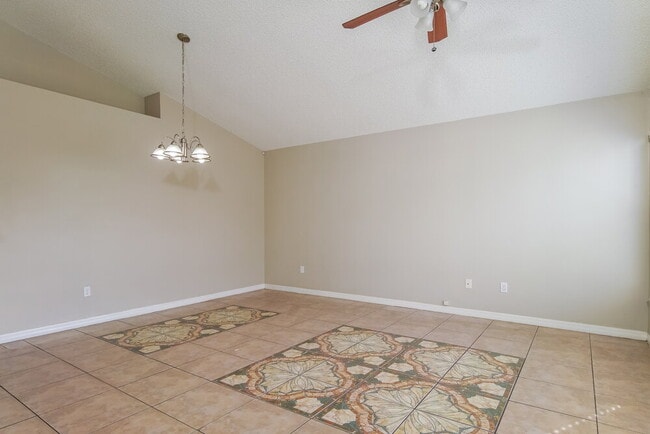 Building Photo - 3744 Dartford Dr