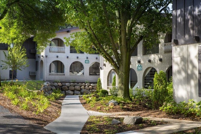 River Bend Apartments at the Arboretum Apartments