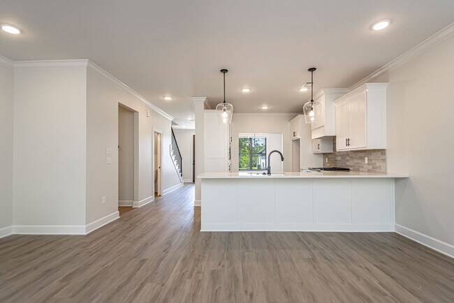 Building Photo - 220 Kanis Ridge Dr