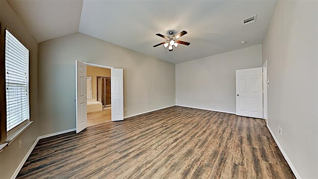 MASTER BEDROOM - 5623 Wagon Wheel Ln
