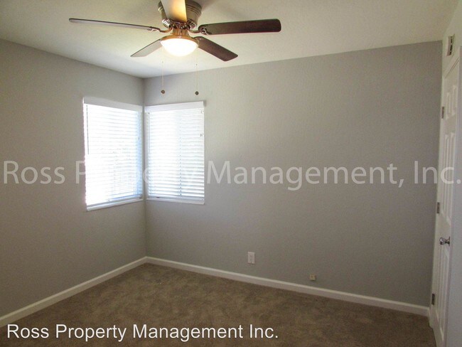 Building Photo - 2 br, 1 bath Apartment - 1076 Ora Avenue