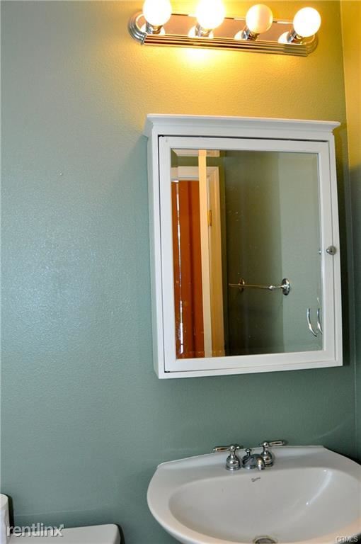Building Photo - 2 br, 3 bath Condo - 9 Strawflower St