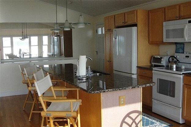 Building Photo - 42 Esplanade